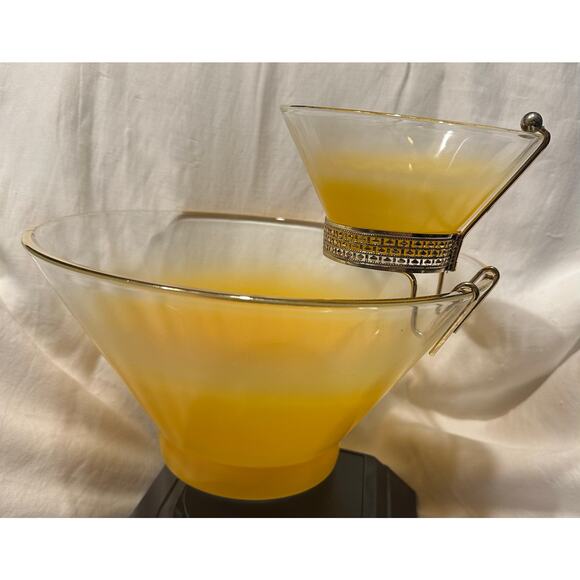 Vintage Anchor Hocking Chip & Dip Bowl Set Frosted Yellow 2 Tier MCM Party 60s - Picture 15 of 15